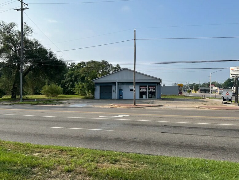 3600 Division Ave S, Grand Rapids, MI à vendre - Photo du bâtiment - Image 3 de 6
