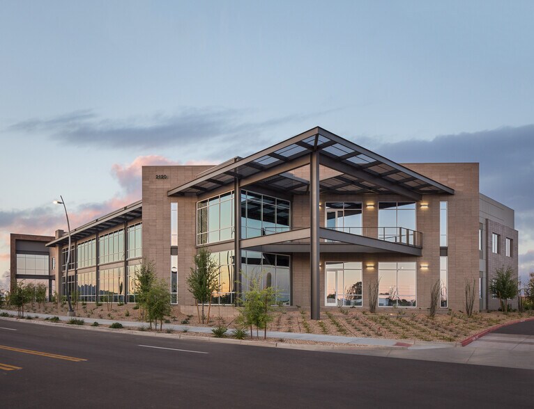 63 S Rockford Dr, Tempe, AZ à louer - Photo du bâtiment - Image 2 de 7