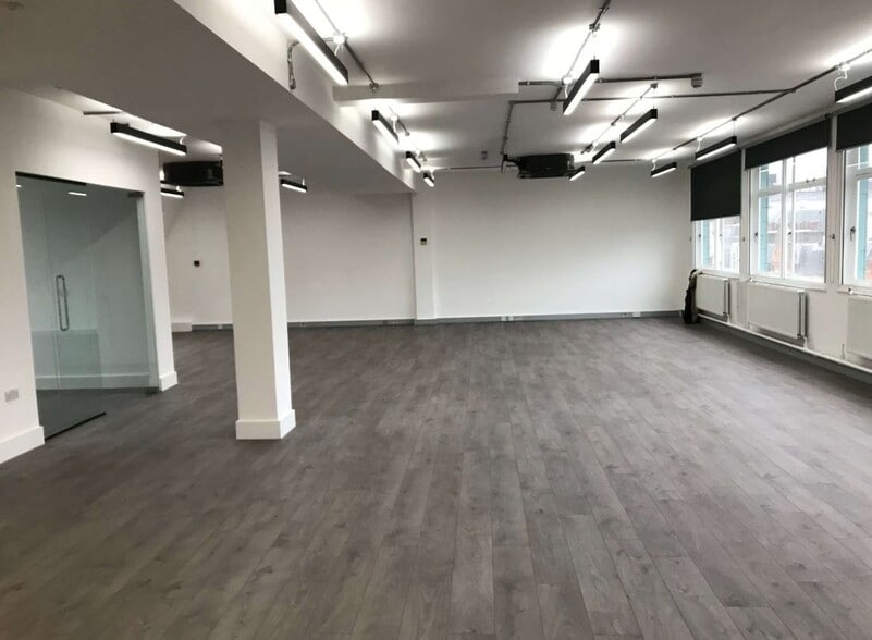 32-36 Great Portland St, London for lease - Interior Photo - Image 3 of 11