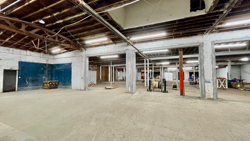 2200 E 89th St, Los Angeles, CA for sale - Building Photo - Image 3 of 7