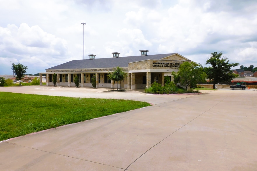 1609 N Hwy 75, Sherman, TX for lease - Building Photo - Image 2 of 19