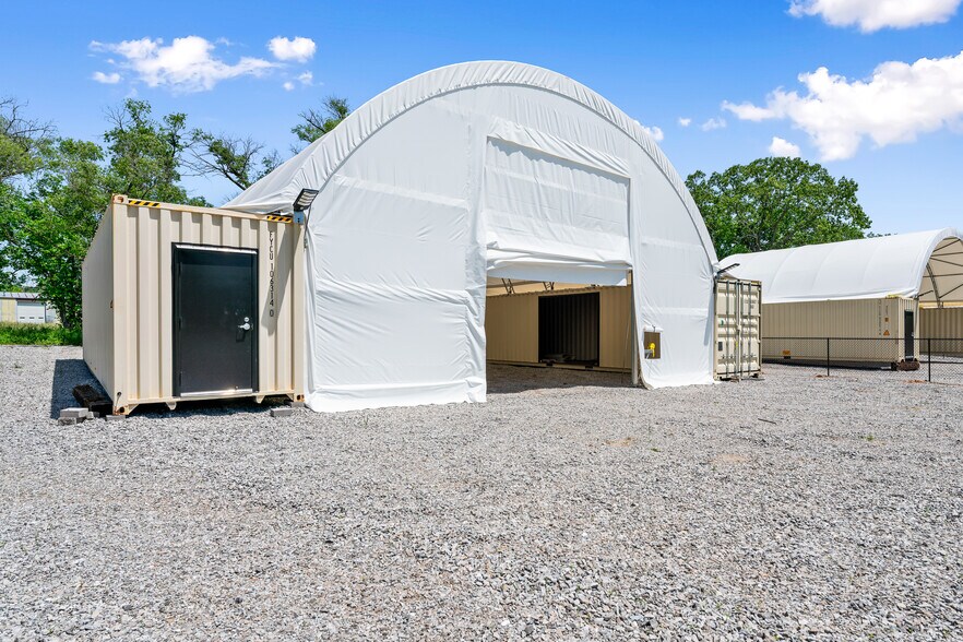 303 Obrien Rd, Jane, MO à louer - Photo du bâtiment - Image 3 de 33