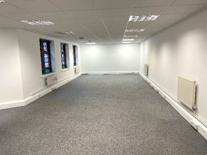 Quadrant Way, Weybridge à louer - Photo intérieure - Image 3 de 8