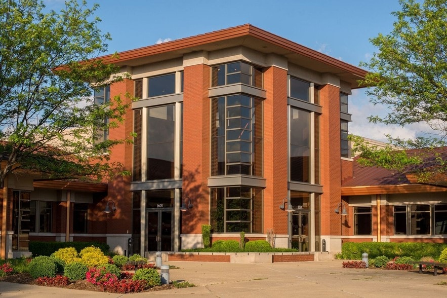 1601 Ups Dr, Louisville, KY à vendre - Photo du bâtiment - Image 3 de 27