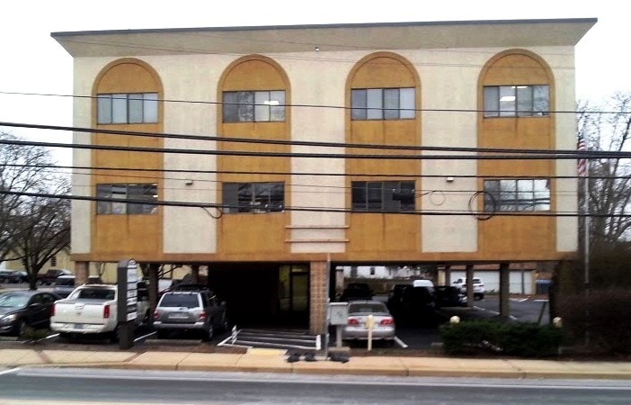 212 N Main St, North Wales, PA à louer - Photo du bâtiment - Image 3 de 23