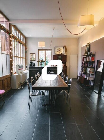 Office in Roubaix for lease - Building Photo - Image 2 of 6
