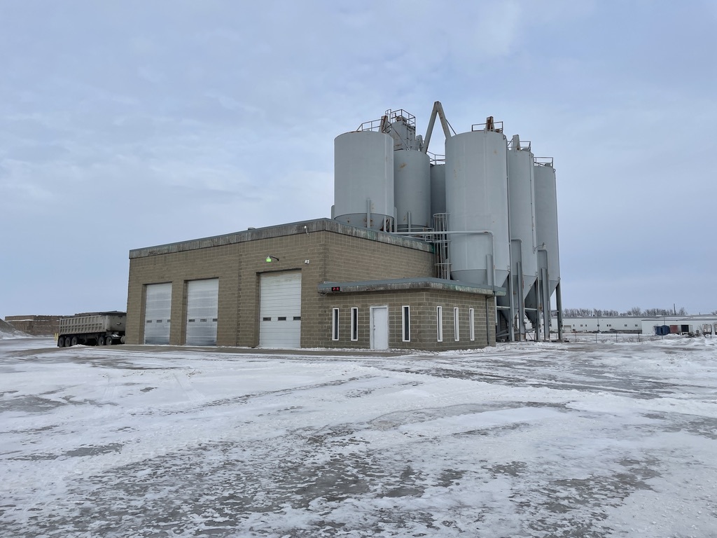 2215 15th Street N, Wahpeton, ND for sale Primary Photo- Image 1 of 1