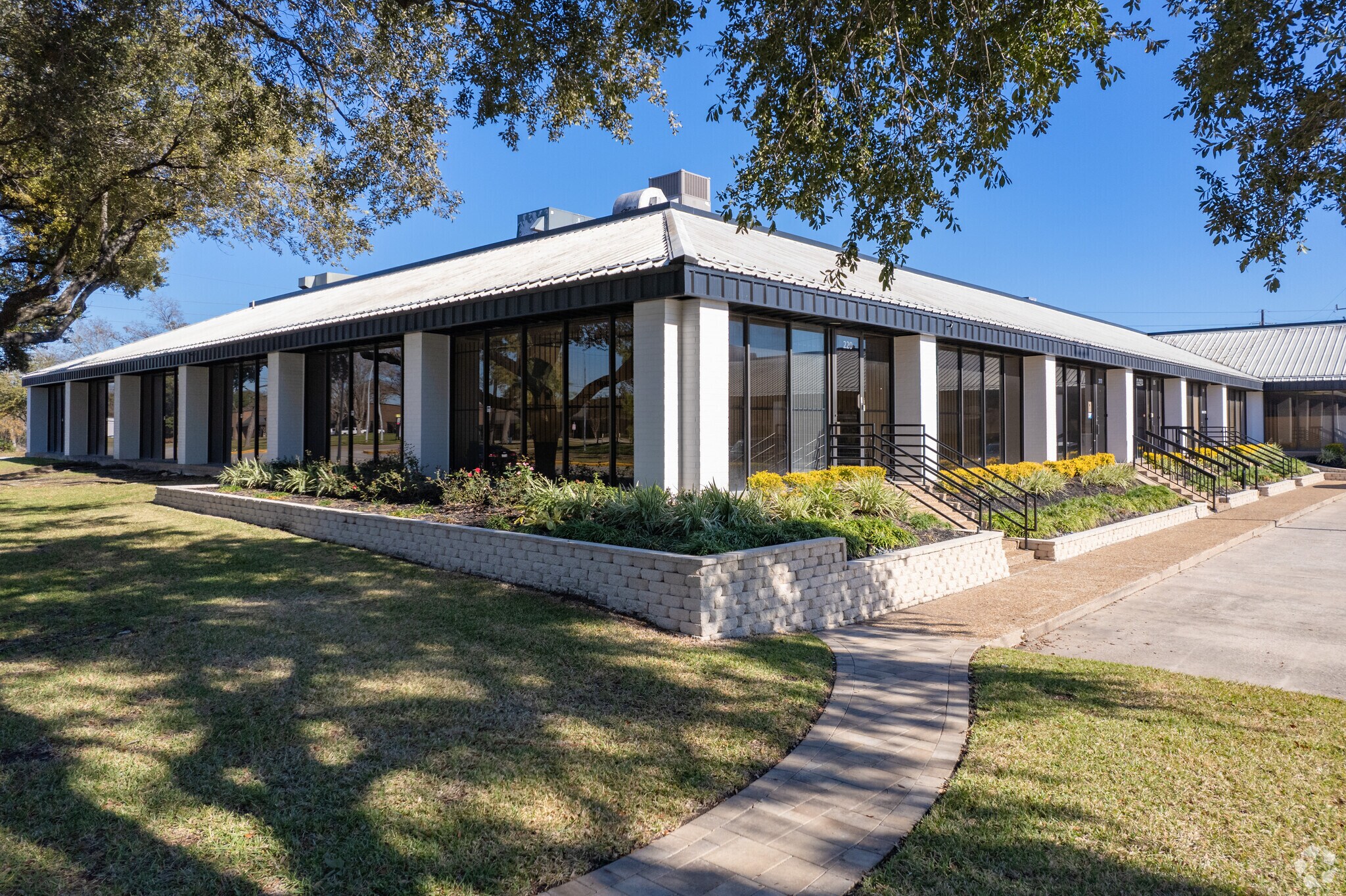 15534 W Hardy Rd, Houston, TX à louer Photo du bâtiment- Image 1 de 35