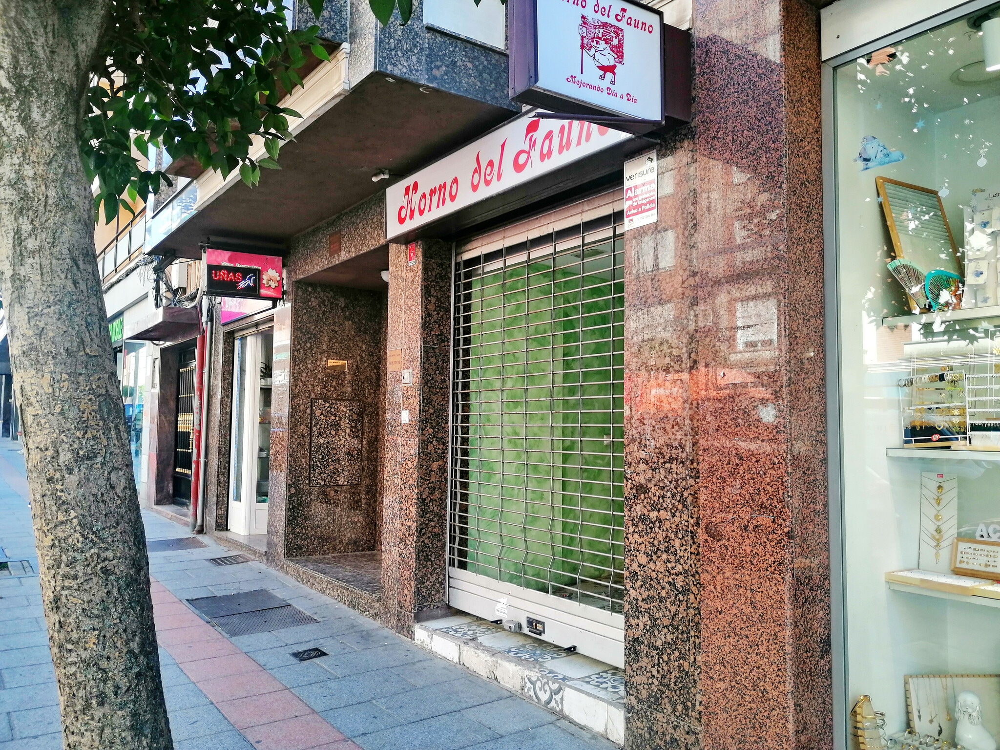 Calle Virgen del Amparo, 10, Guadalajara, Guadalajara for lease Building Photo- Image 1 of 11