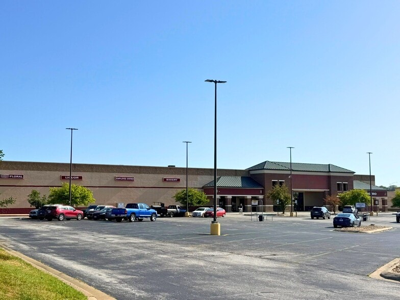 2021 W Republic Rd, Springfield, MO for sale - Building Photo - Image 2 of 8