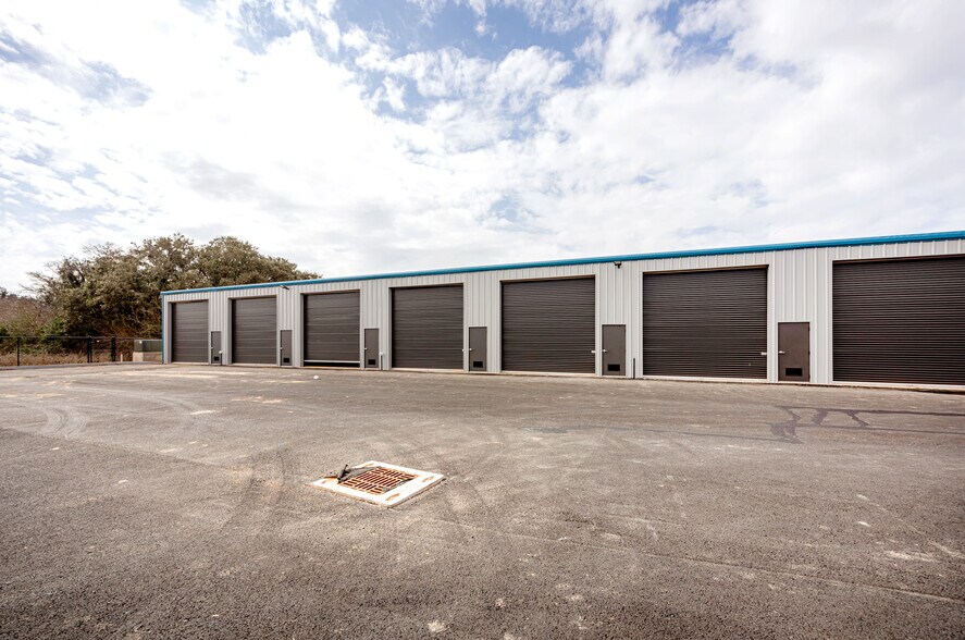 458 Back Bay Blvd, Biloxi, MS à vendre - Photo du bâtiment - Image 2 de 27