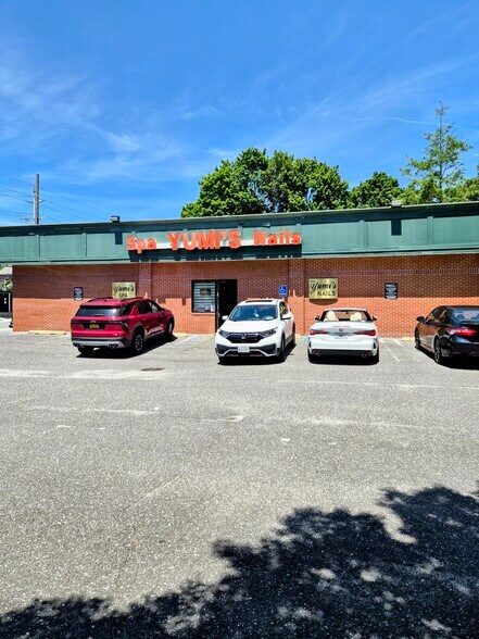 405-407 Lake Ave, Saint James, NY for sale - Building Photo - Image 3 of 11