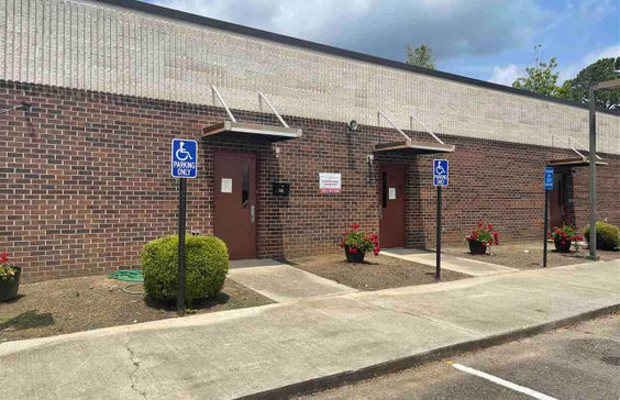 831 N Eastland Ave, Kingstree, SC for sale - Primary Photo - Image 1 of 1