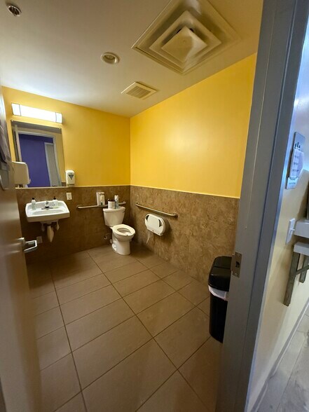 2953 Cobb Pky NW, Kennesaw, GA à louer - Photo du bâtiment - Image 3 de 12