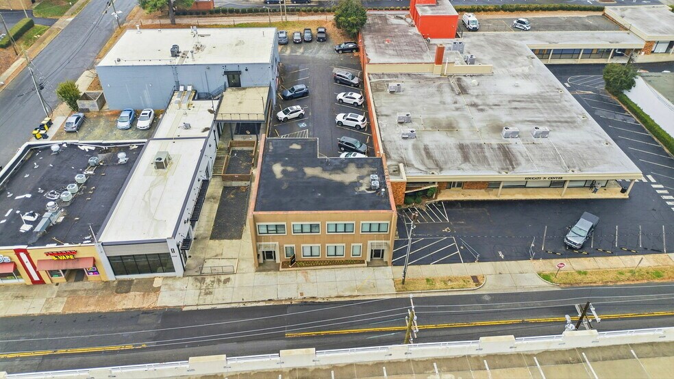 1412 & 1422 E 4th St portefeuille de 2 propriétés à vendre sur LoopNet.ca - Photo du bâtiment - Image 2 de 18
