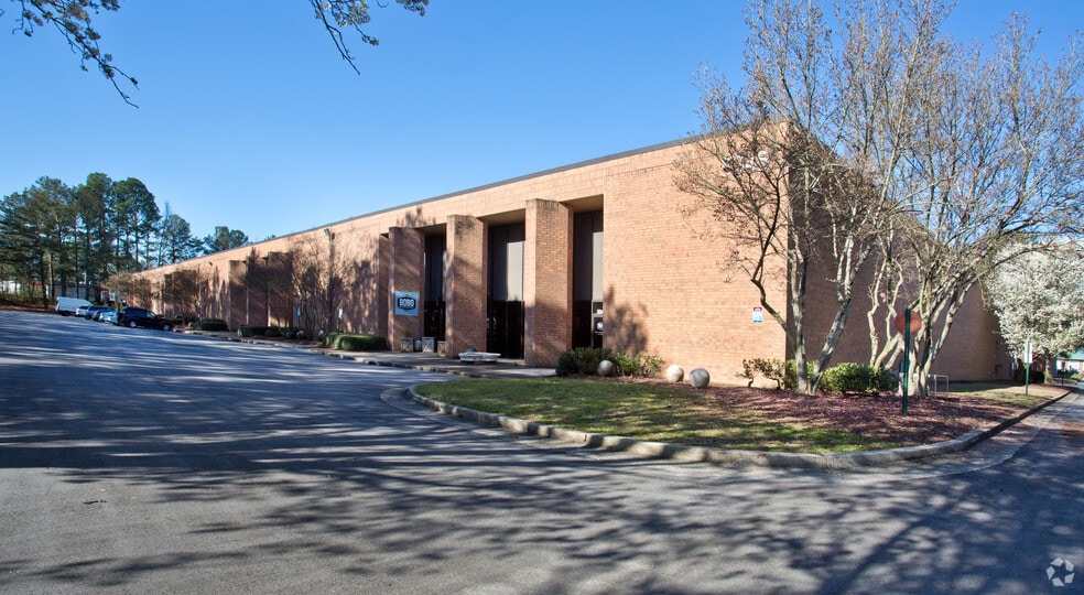 5345 Fulton Industrial Blvd SW, Atlanta, GA for lease - Primary Photo - Image 1 of 5