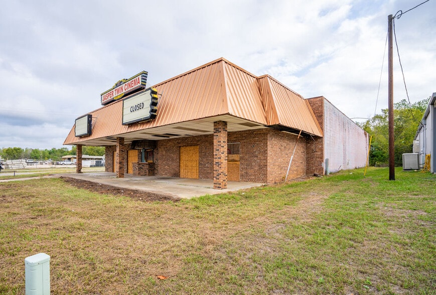 611 S Fletcher St, Jasper, TX à vendre - Photo du bâtiment - Image 3 de 9