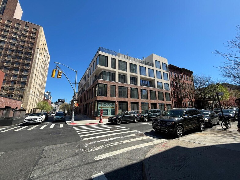 303 Wythe Ave, Brooklyn, NY à louer - Photo du bâtiment - Image 2 de 14