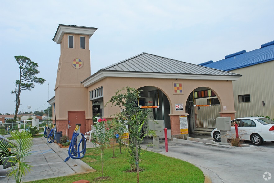 120 Mary Esther Blvd, Mary Esther, FL for sale - Building Photo - Image 2 of 4