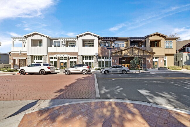 Plus de détails pour 600 Hartz Ave, Danville, CA - Commerce de détail à louer