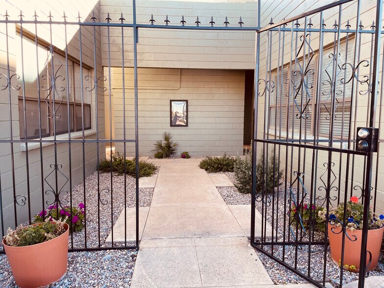 222 E Fry Blvd, Sierra Vista, AZ à vendre - Photo du bâtiment - Image 2 de 5