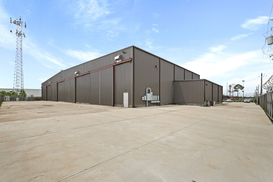 8411 Villa Dr, Houston, TX à louer - Photo du bâtiment - Image 3 de 24