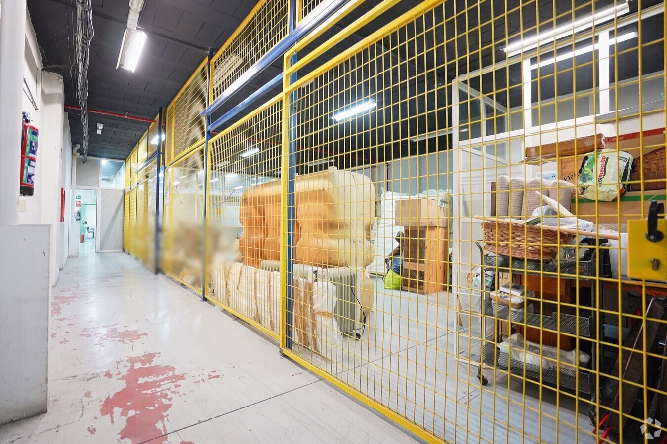 Madrid, MAD 28049 - Unit Puerta A, Esc. 2 - - Interior Photo - Image 1 of 4