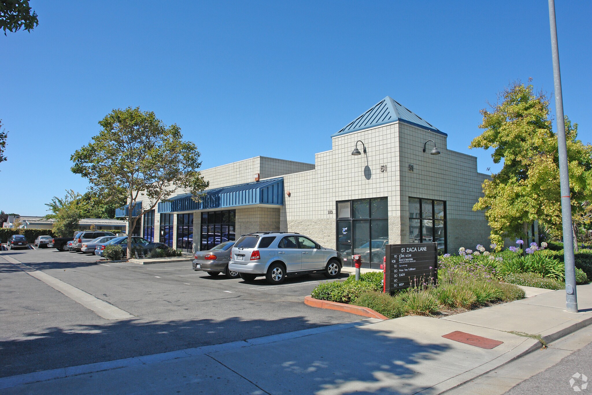 51 Zaca Ln, San Luis Obispo, CA à louer Photo principale- Image 1 de 2