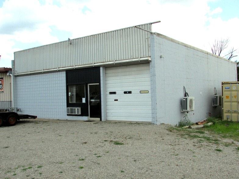 131 SE Cholwell Ave, Bartlesville, OK for lease - Building Photo - Image 1 of 12
