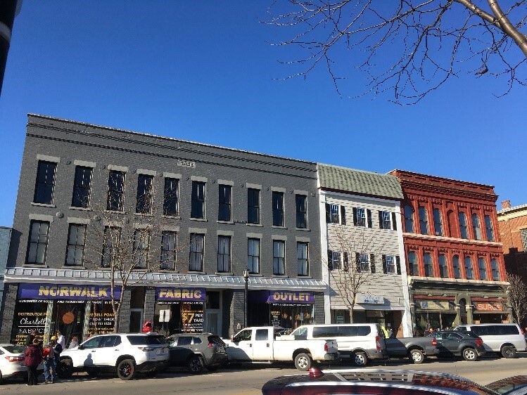 Downtown Norwalk Investment Portfolio portefeuille de 6 propriétés à vendre sur LoopNet.ca Photo du bâtiment- Image 1 de 8