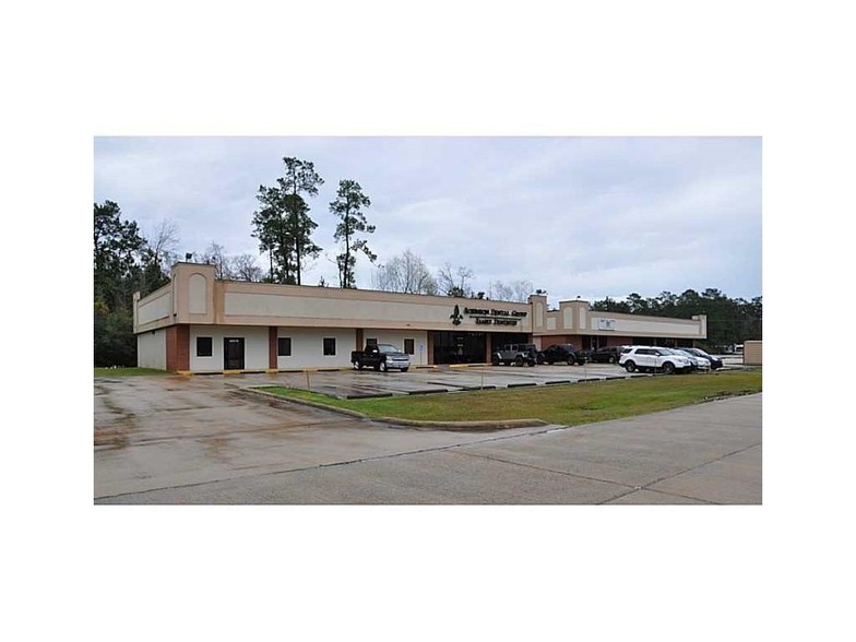 180 Gloria Dr, Moss Bluff, LA à vendre - Photo du bâtiment - Image 1 de 1