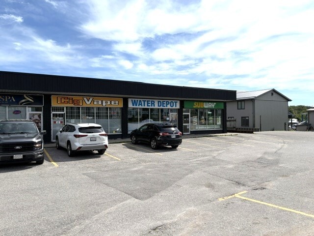 660 Atherley Rd, Orillia, ON à louer Photo du bâtiment- Image 1 de 3