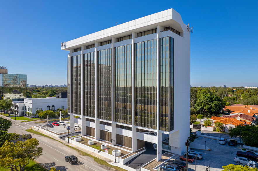2600 SW 3rd Ave, Miami, FL à louer - Photo du bâtiment - Image 3 de 17