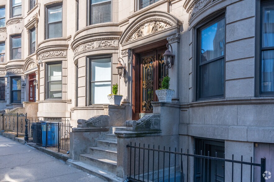 1518 Bedford Ave, Brooklyn, NY à vendre - Photo du bâtiment - Image 3 de 4