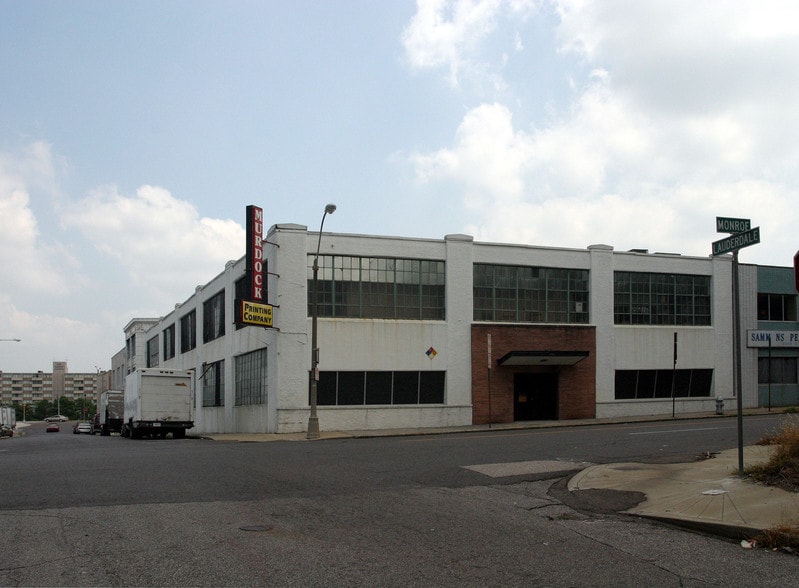 430 Monroe Ave, Memphis, TN for lease - Building Photo - Image 3 of 7