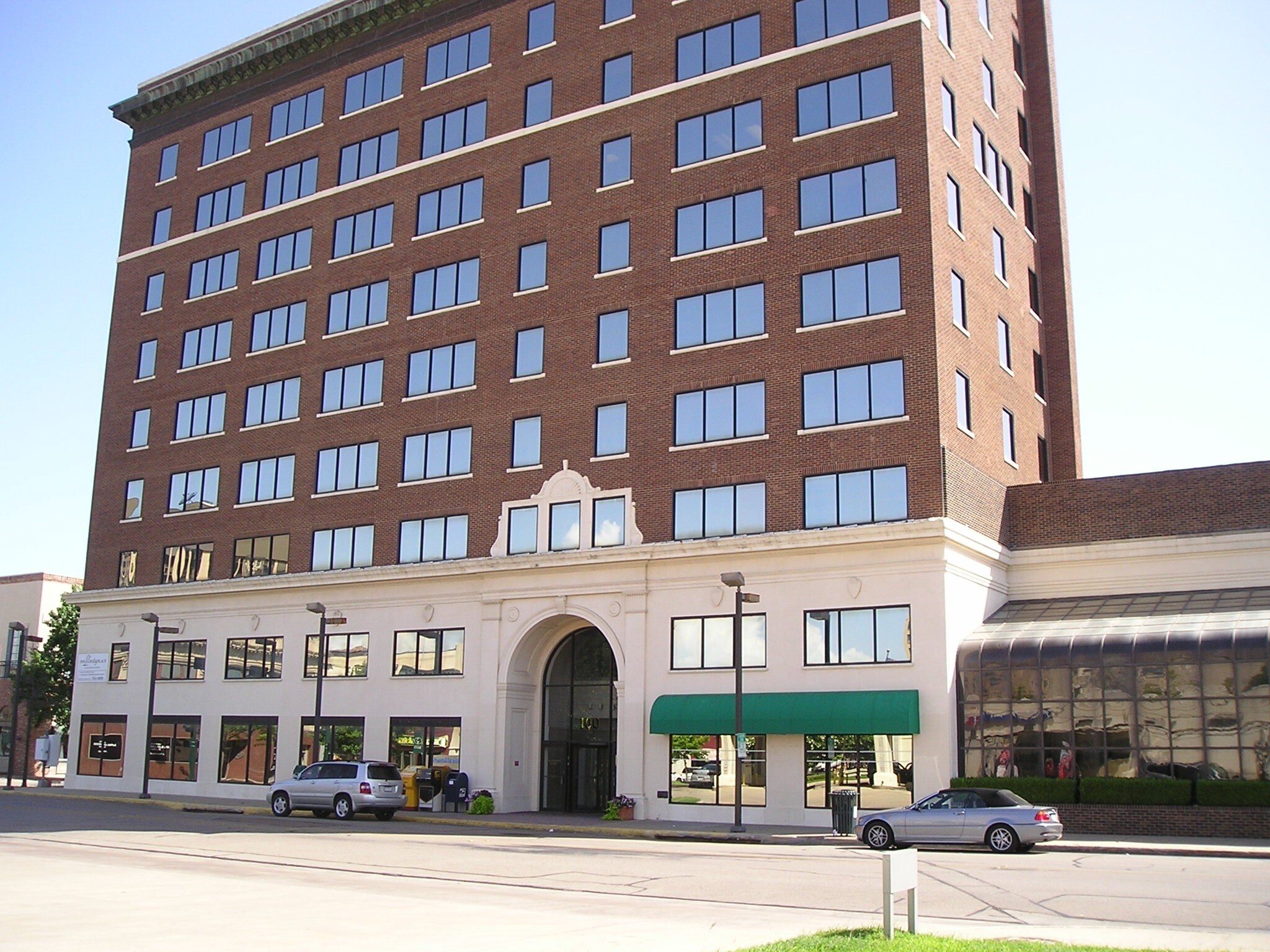 100 N 6th St, Waco, TX for lease Primary Photo- Image 1 of 2