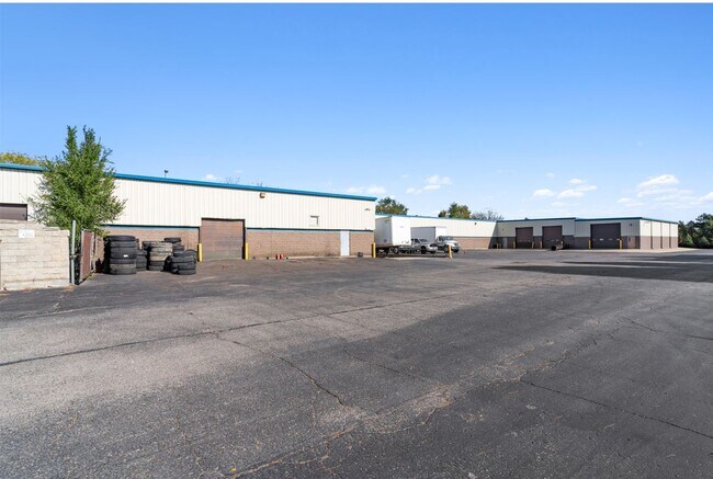 Plus de détails pour 8881 Samuel Barton Dr, Belleville, MI - Industriel à vendre