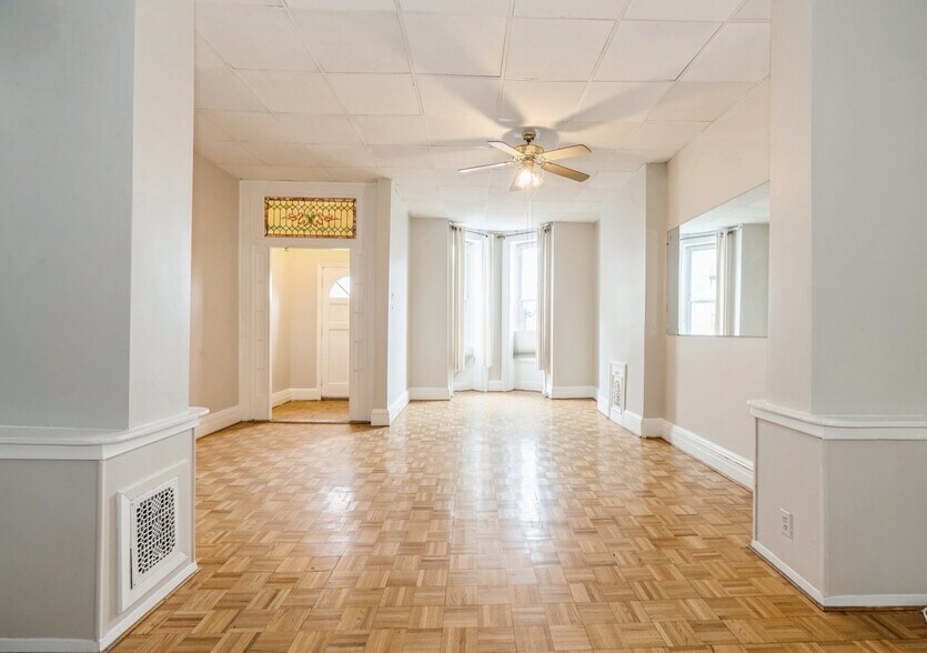 701 Bergen Ave, Jersey City, NJ à vendre - Photo du bâtiment - Image 1 de 1