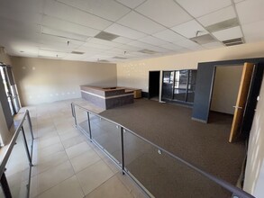 5930 W Greenway Rd, Glendale, AZ for lease Building Photo- Image 1 of 2