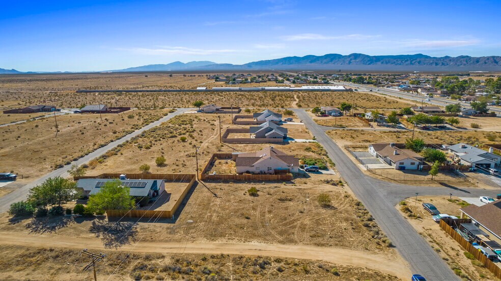 7850 Bay Ave, California City, CA à vendre - Photo du bâtiment - Image 3 de 6