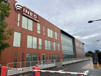 Plus de détails pour 23 Rue General Valerie Andre, Vélizy-Villacoublay - Bureau, Local d'activités à louer