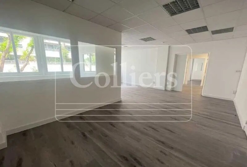 Office in Marseille for lease - Interior Photo - Image 3 of 7