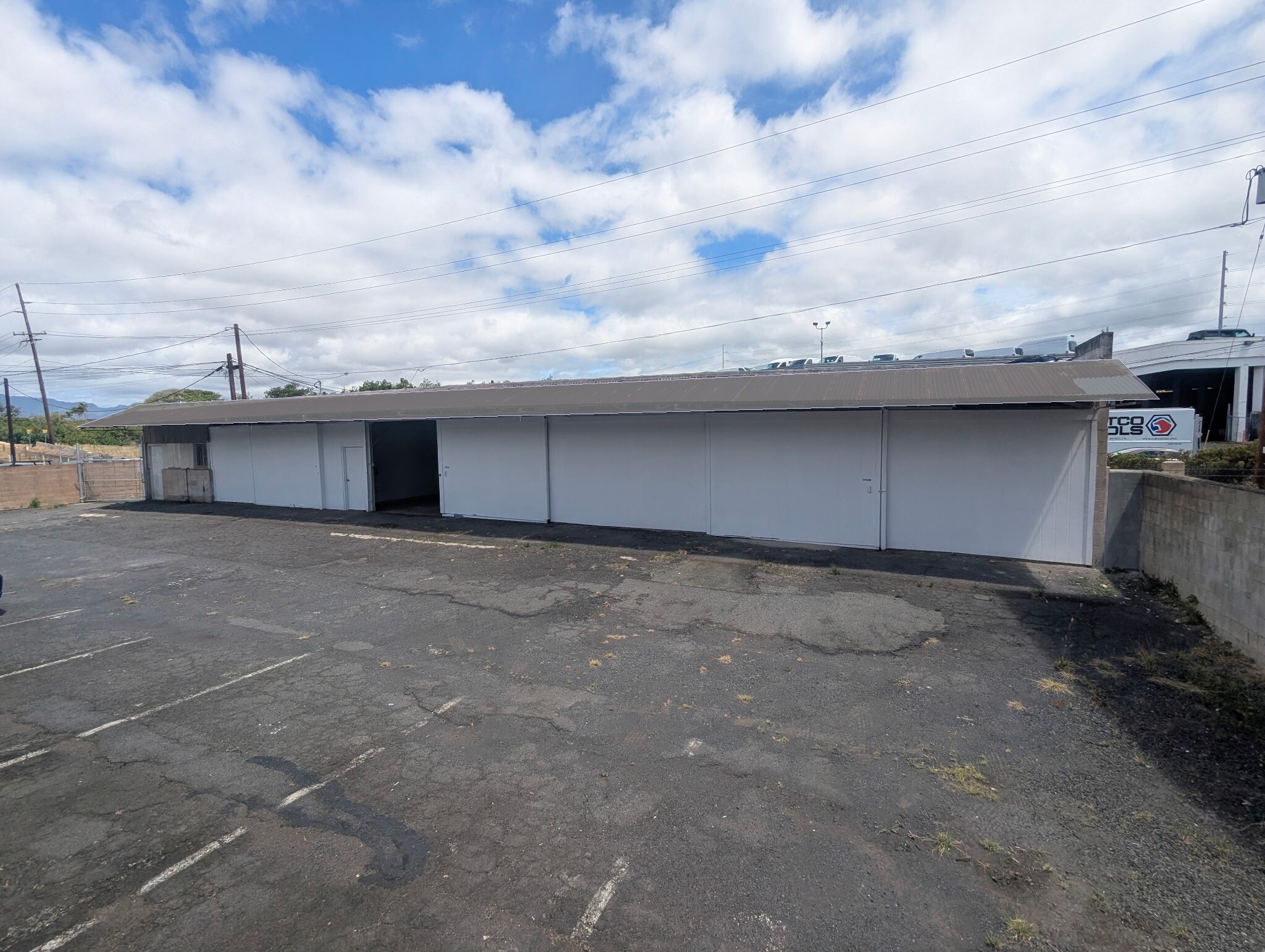 98-021 Kamehameha Hwy, Aiea, HI à louer Photo du bâtiment- Image 1 de 6