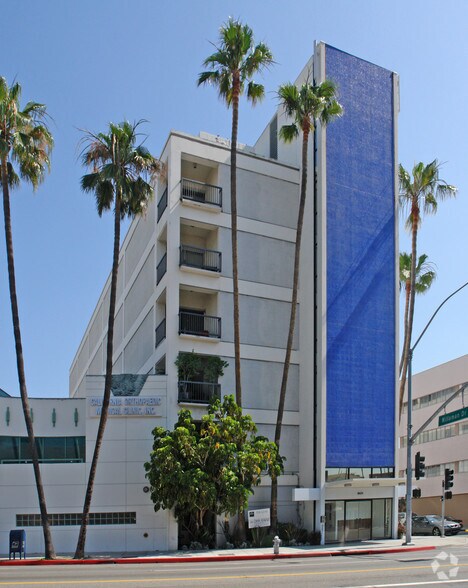 8671 Wilshire Blvd, Beverly Hills, CA à louer - Photo du b timent - Image 3 de 10