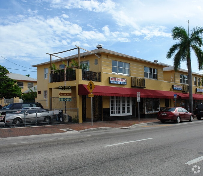 1329-1331 SW 8th St, Miami, FL à vendre - Photo du bâtiment - Image 3 de 6