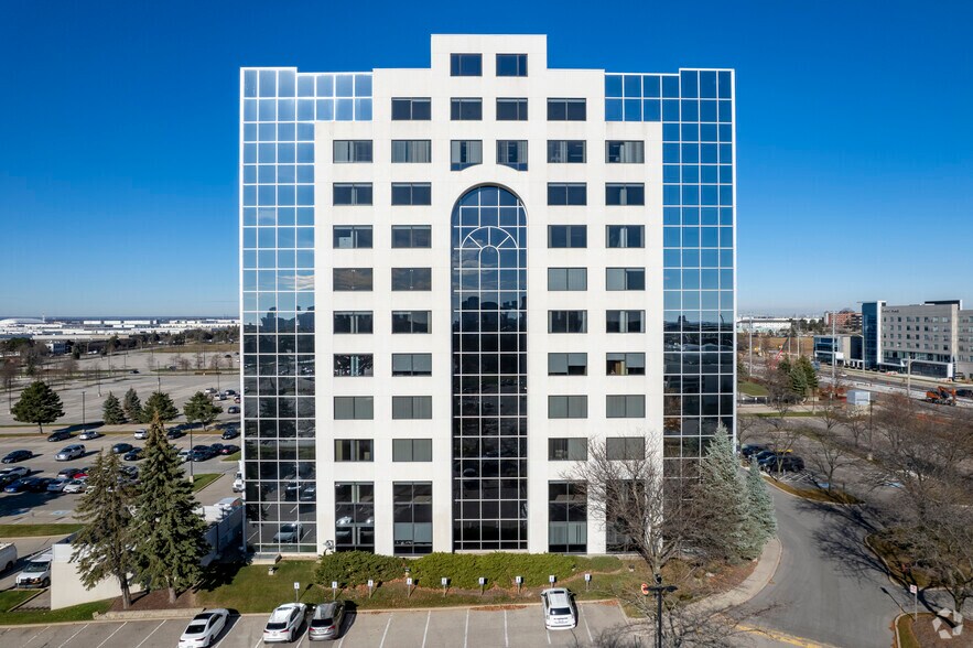 5770 Hurontario St, Mississauga, ON à louer - Photo du bâtiment - Image 2 de 20