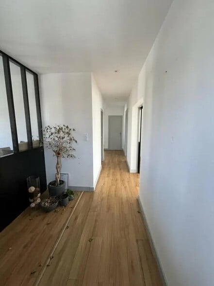 Office in Anglet for lease - Building Photo - Image 3 of 5