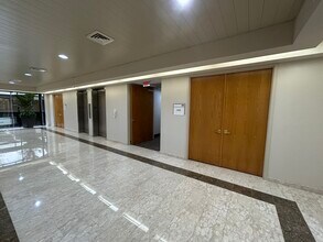 1776 N Pine Island Rd, Plantation, FL for lease Interior Photo- Image 1 of 5