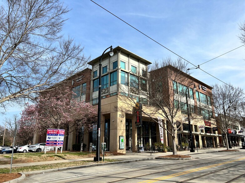 1523 Elizabeth Ave, Charlotte, NC à louer - Photo du bâtiment - Image 1 de 7