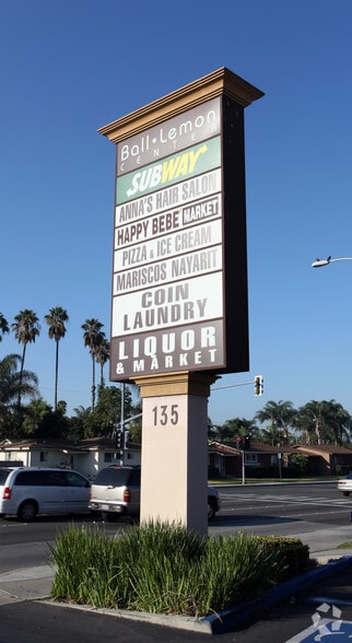 135 W Ball Rd, Anaheim, CA for lease - Building Photo - Image 3 of 4